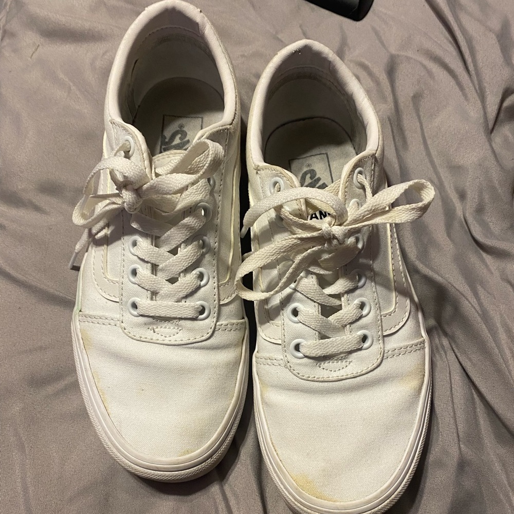 White ward vans